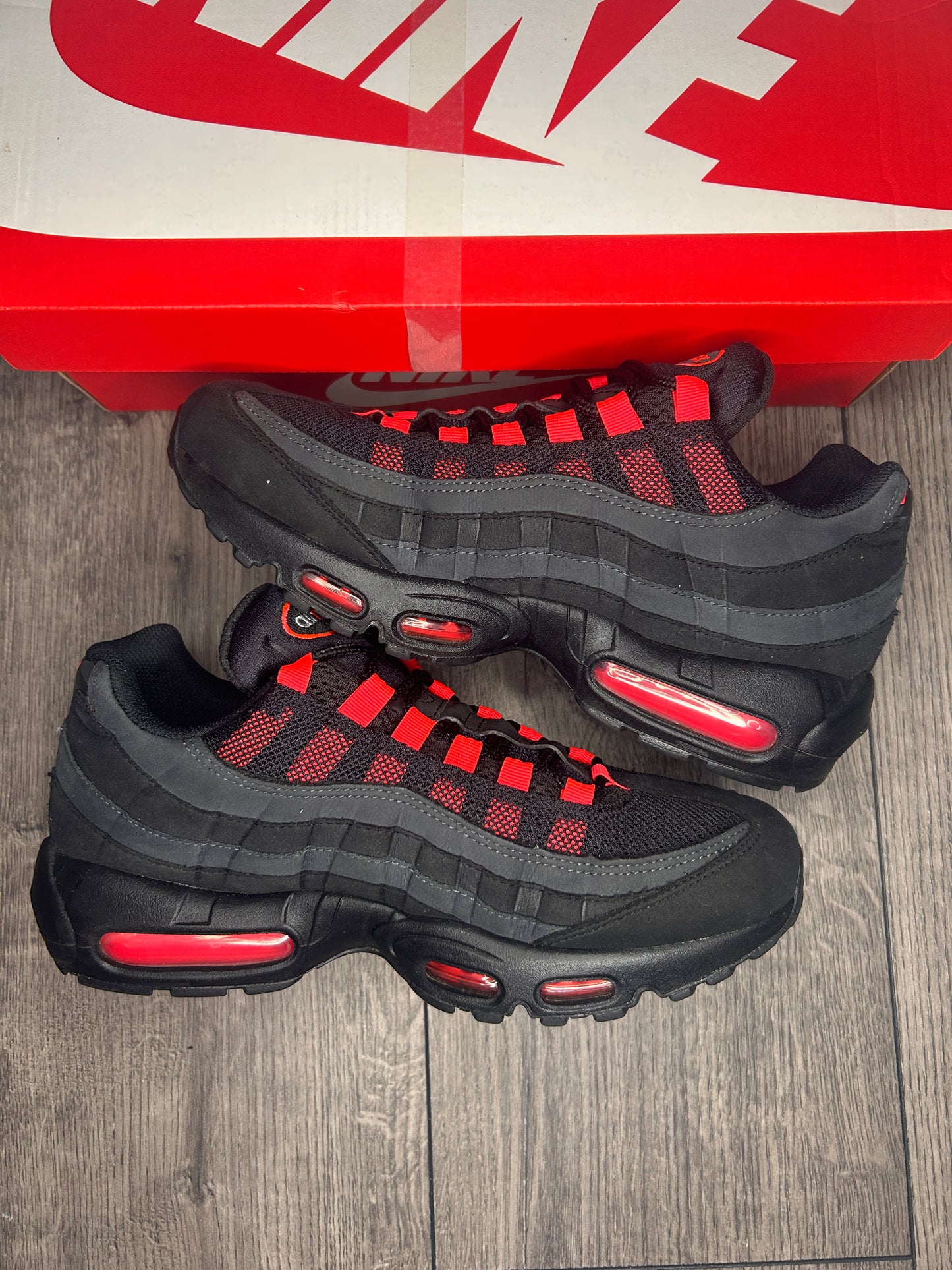 Nike Air Max 95 Hyper Crimson Used