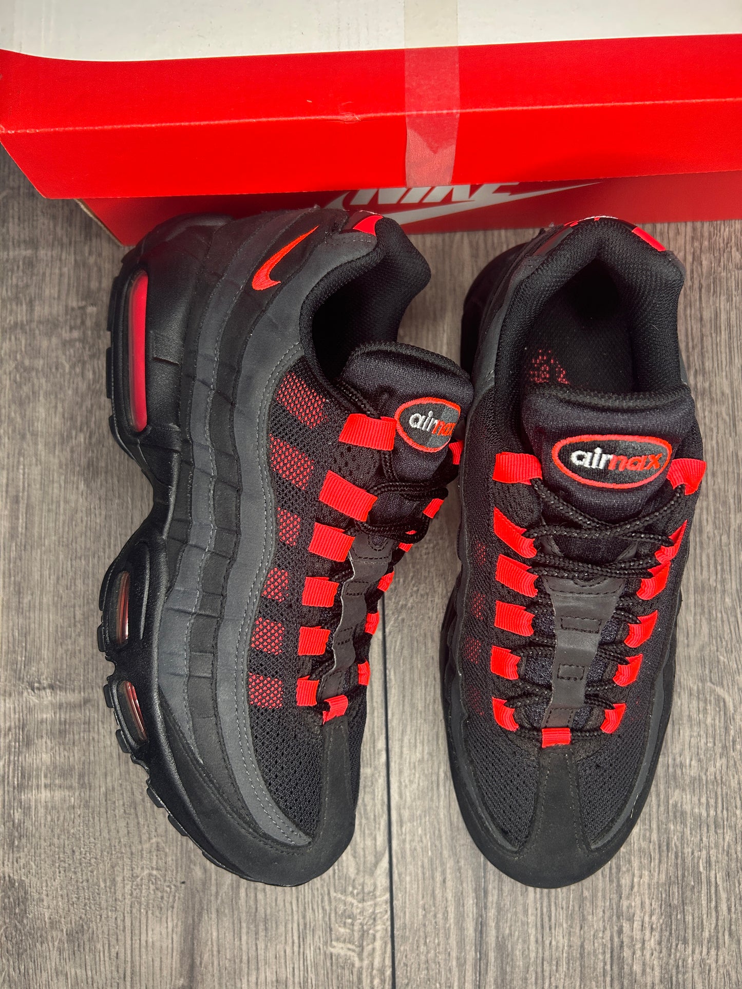 Nike Air Max 95 Hyper Crimson Used