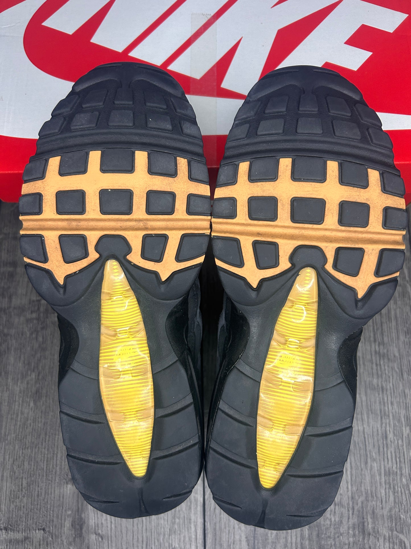 Nike Air Max 95 Yellow Strike Used