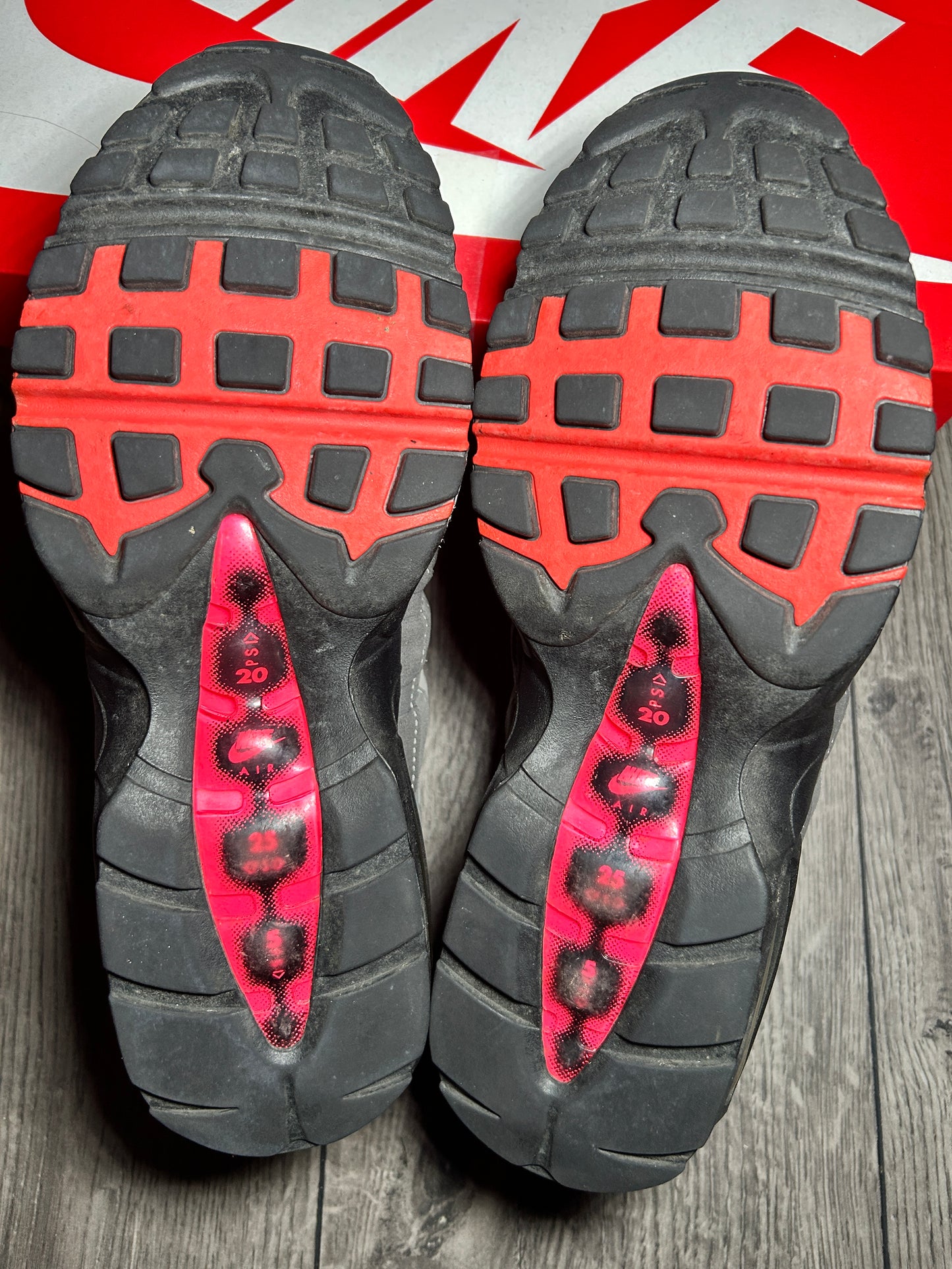 Nike Air Max 95 Solar Red Used