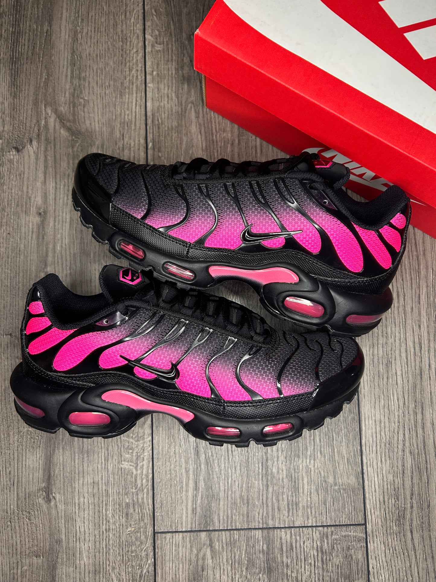 Nike Air Max Plus TN Hyper Pink