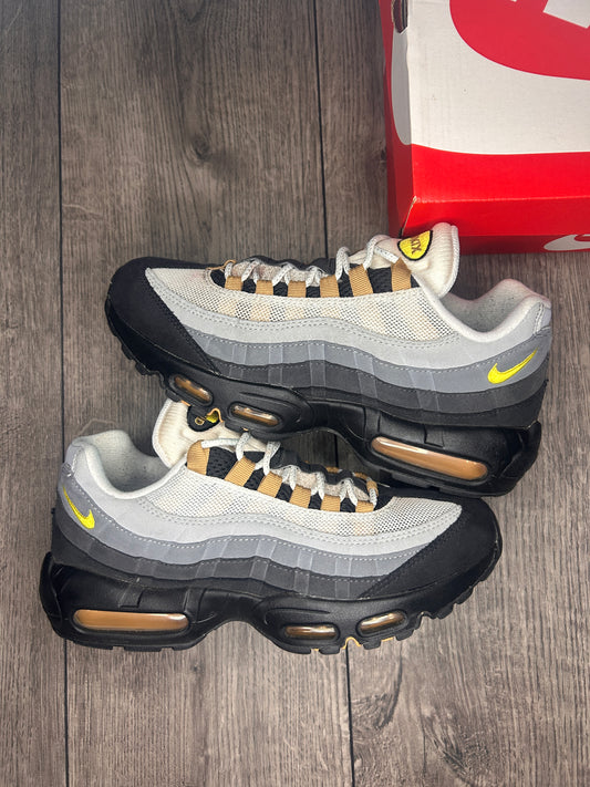 Nike Air Max 95 Yellow Strike Used