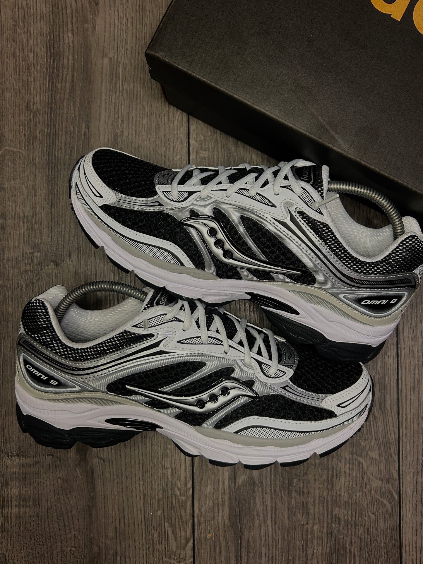 Saucony Pro Grid Omni 9 Black/White