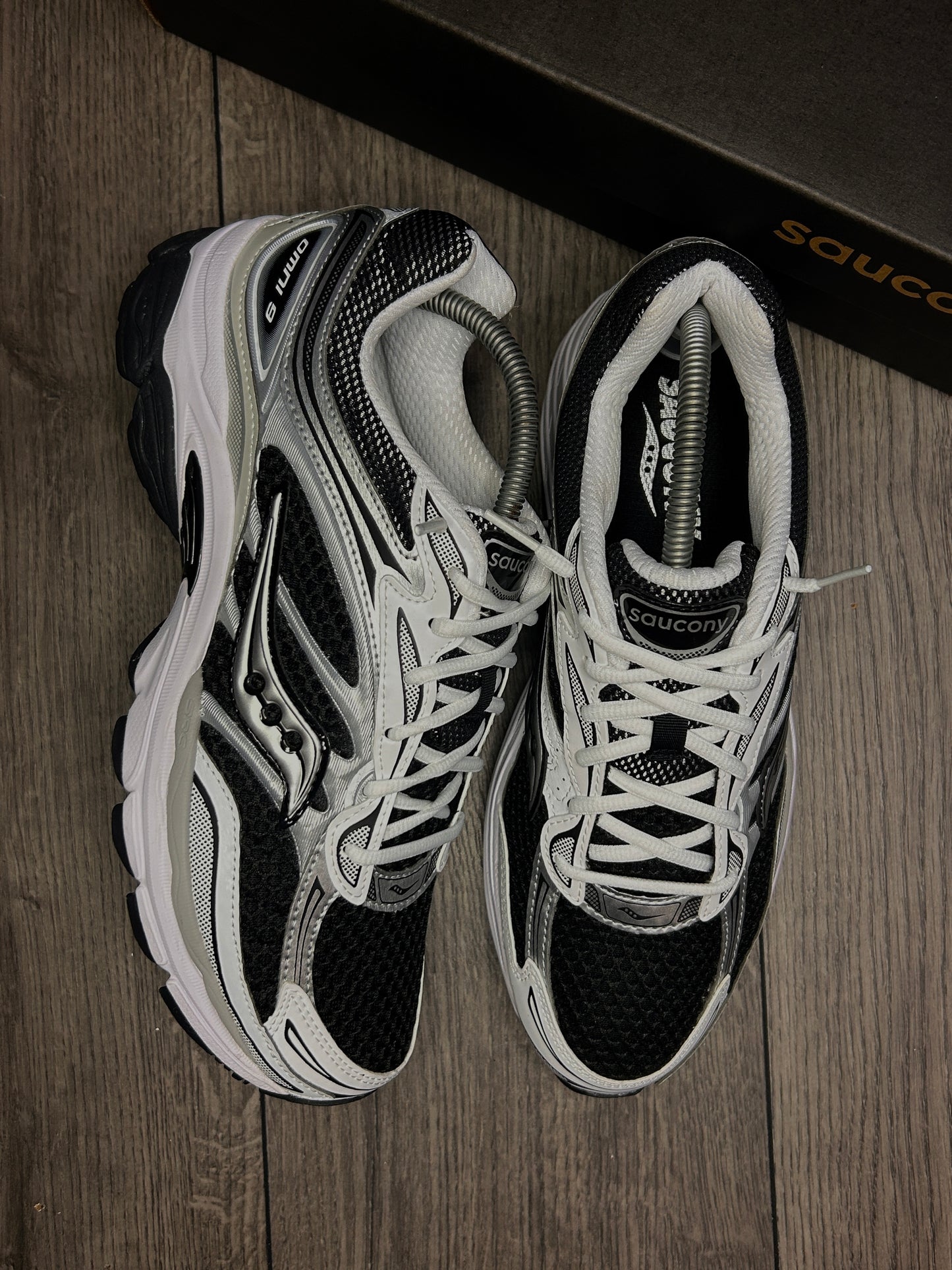 Saucony Pro Grid Omni 9 Black/White