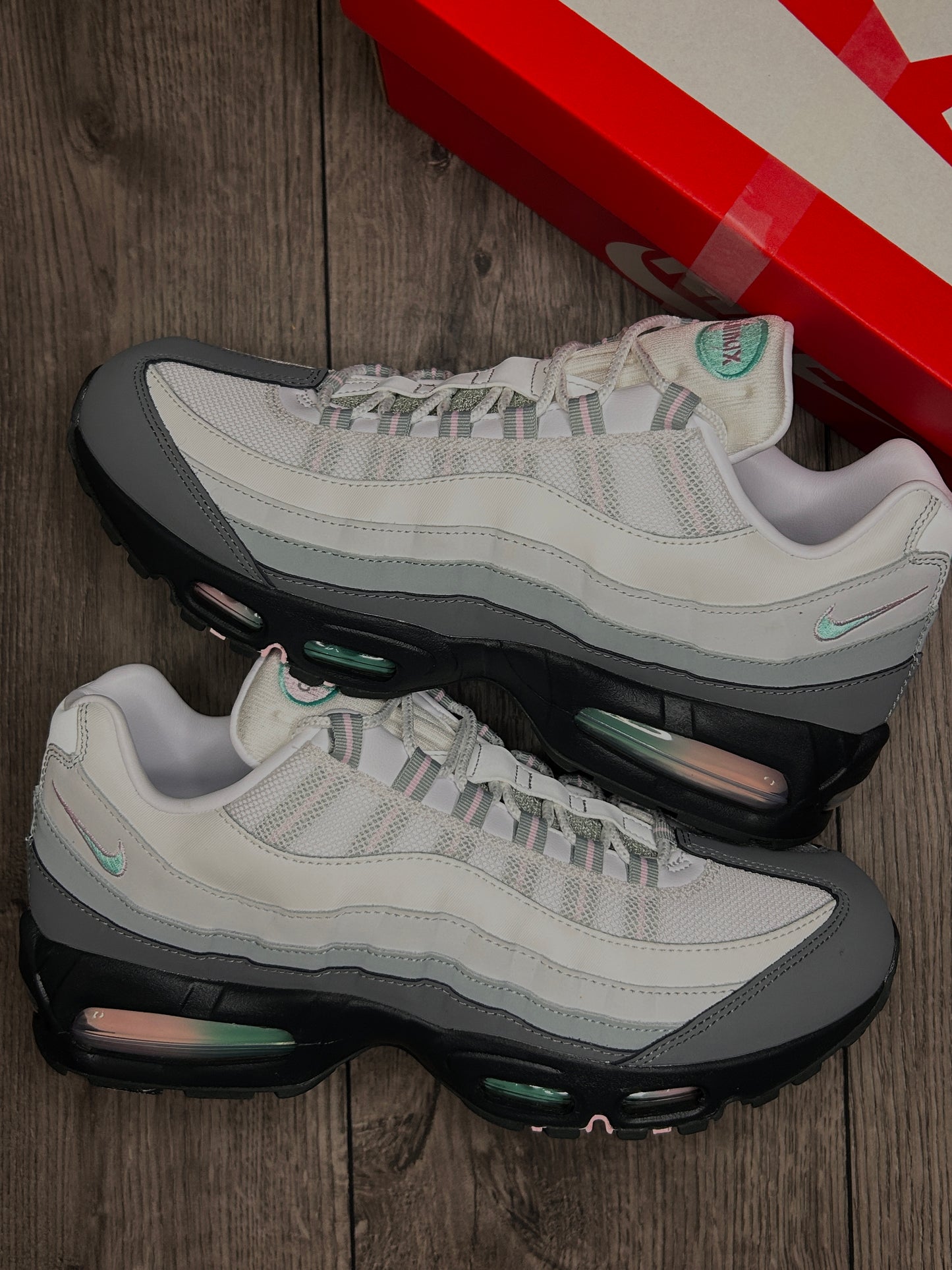Nike Air Max 95 Pink Apple