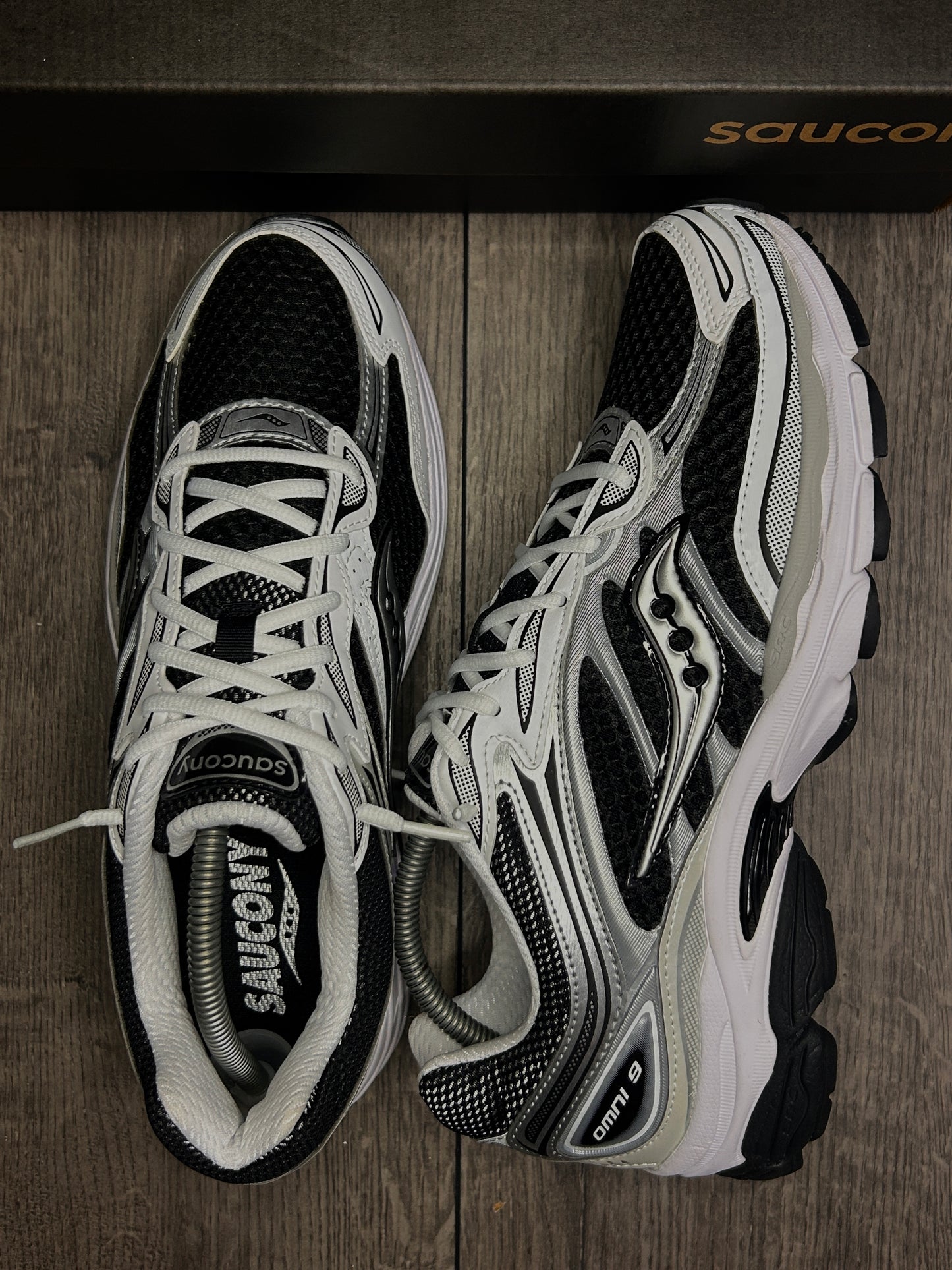 Saucony Pro Grid Omni 9 Black/White