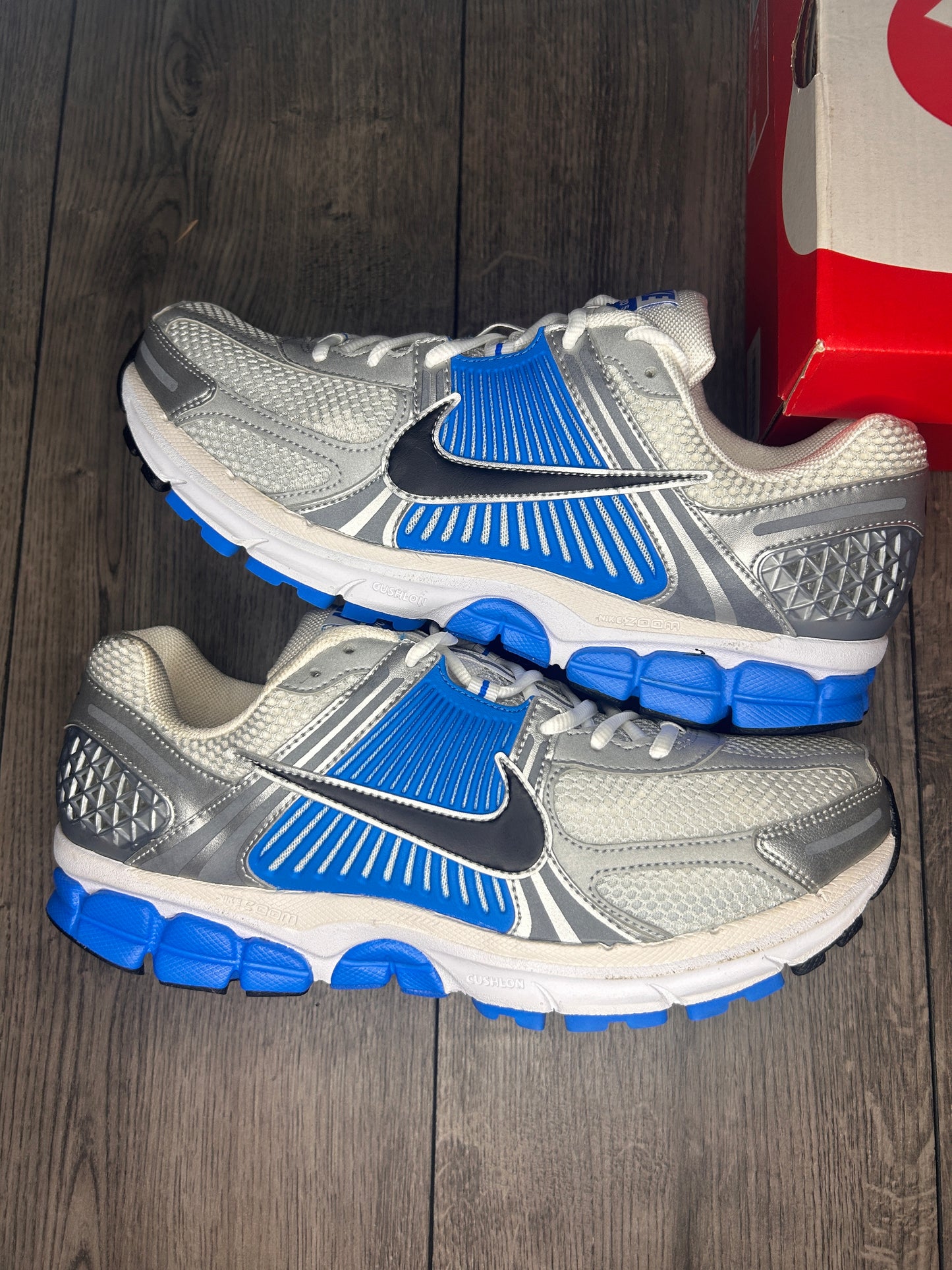 Nike Vomero White and Blue