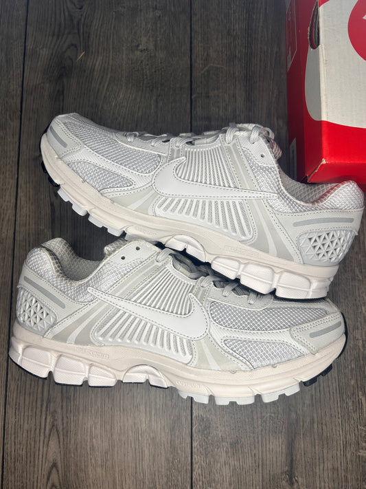Nike Vomero Grey