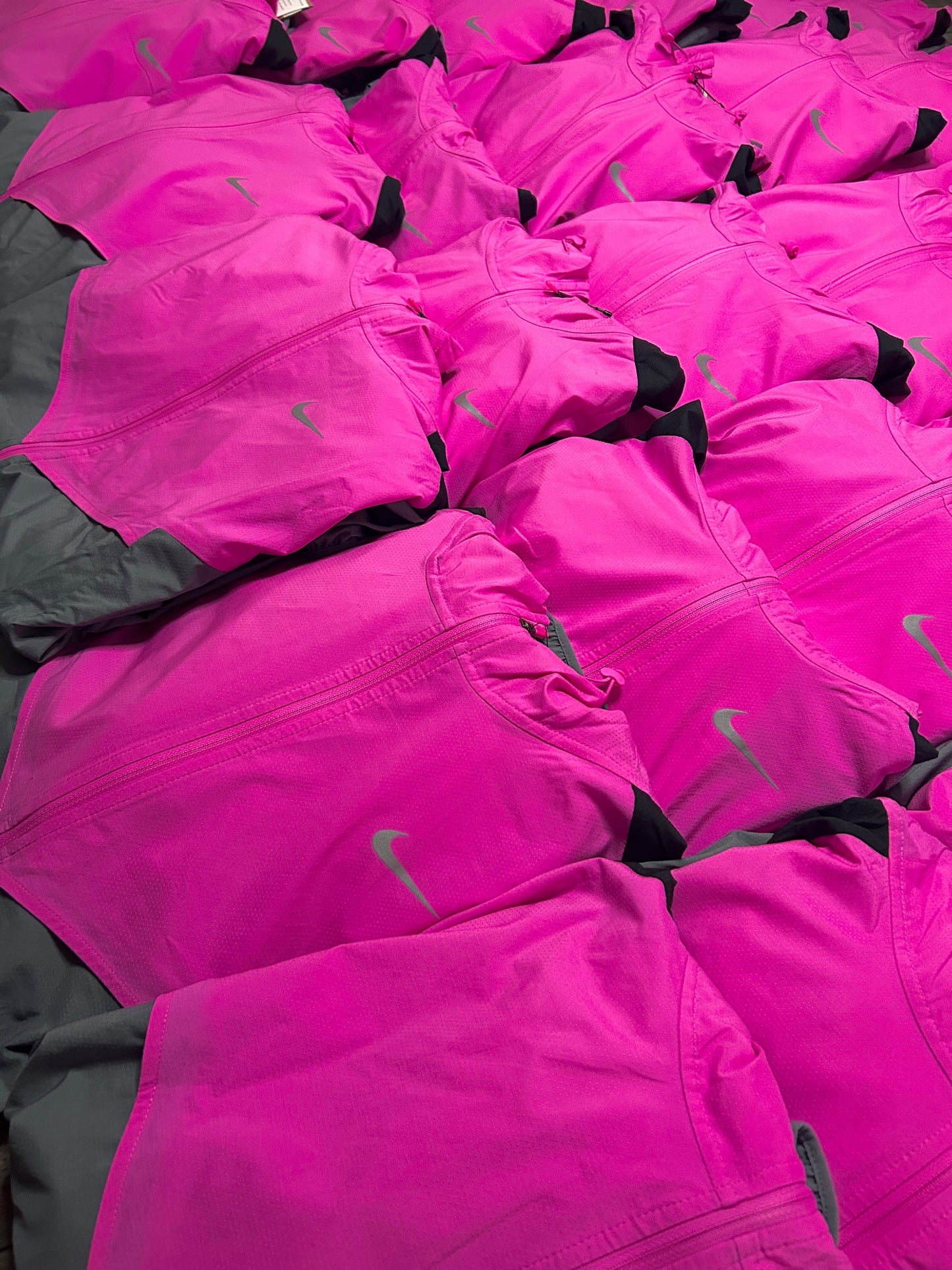 Nike Windrunner Playful Pink