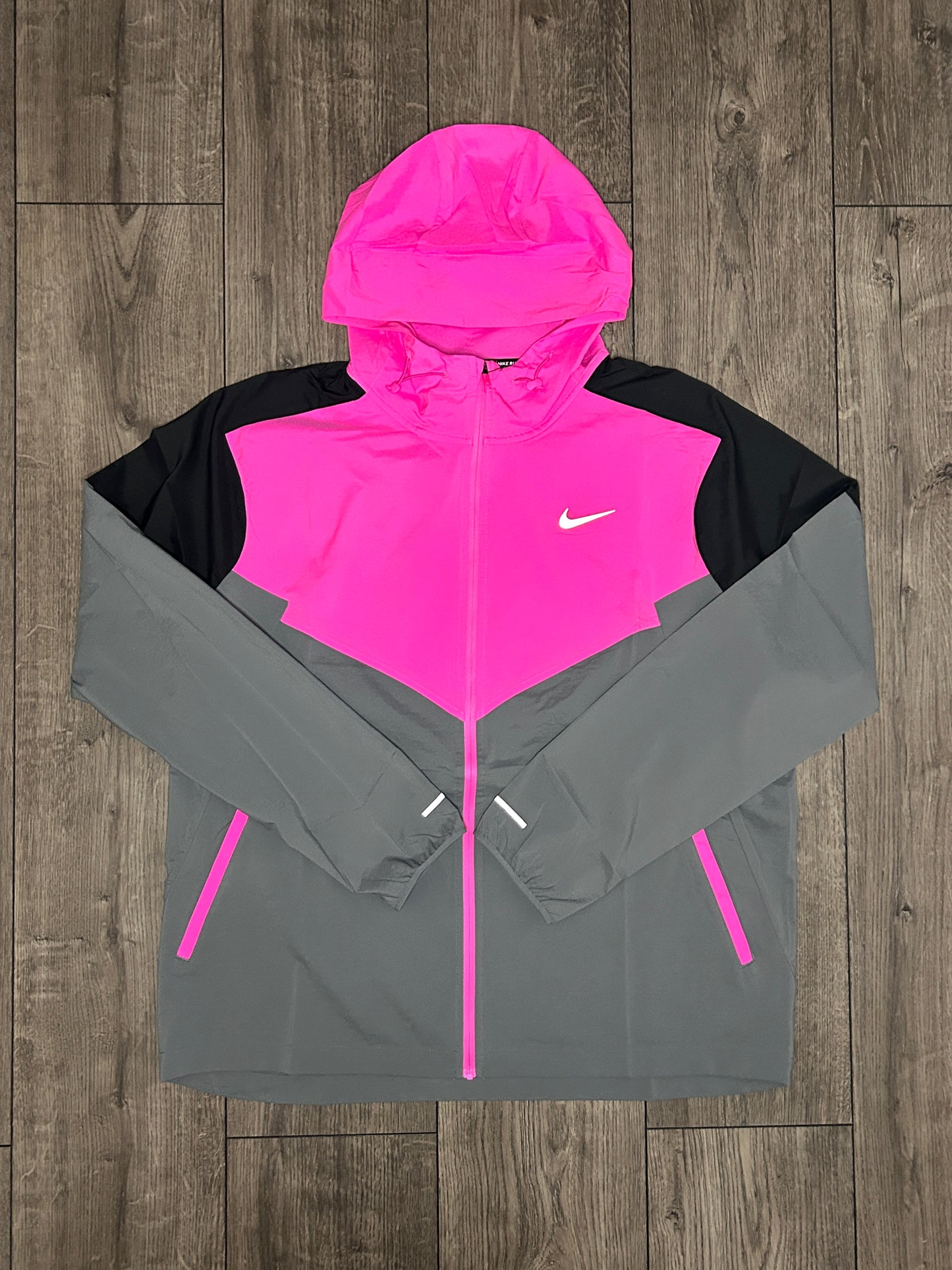 Nike Windrunner Playful Pink