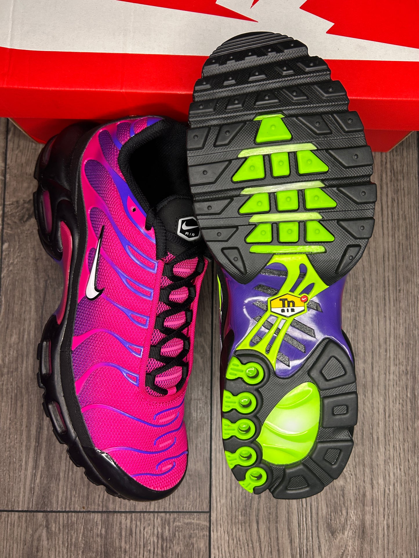 Nike Air Max Plus TN Fireberry